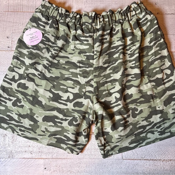 Full Circle Trends Green Camo Pull On Shorts Womens Size 2X New - Picture 10 of 16